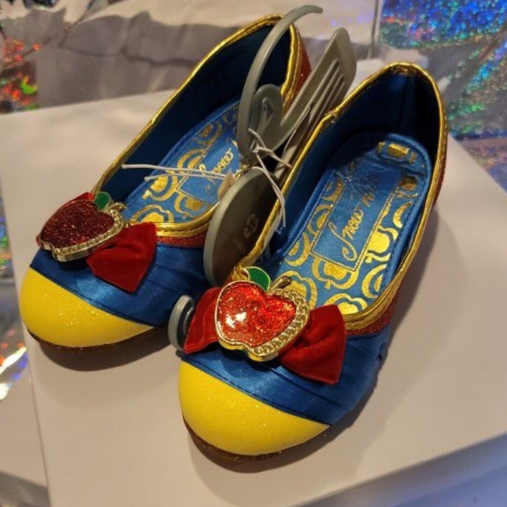 Girls snowwhite shoes
